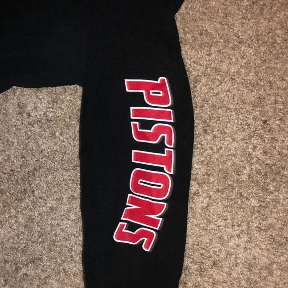 Detroit Pistons long sleeve shirt - Picture 2 of 2